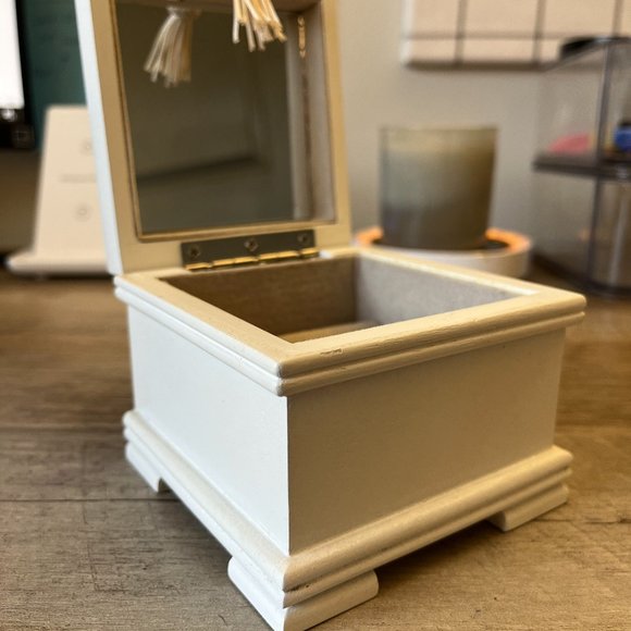 Small Jewelry Box - Picture 1 of 6